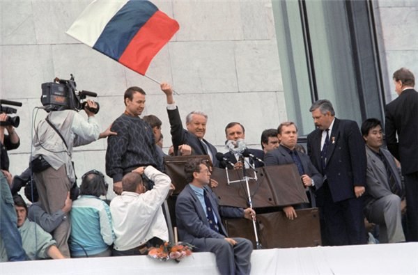 يلتسين خلال الانقلاب عام 1991